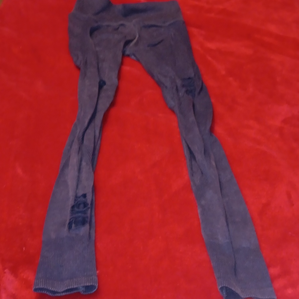 Splendid, navy blue distress legging.
